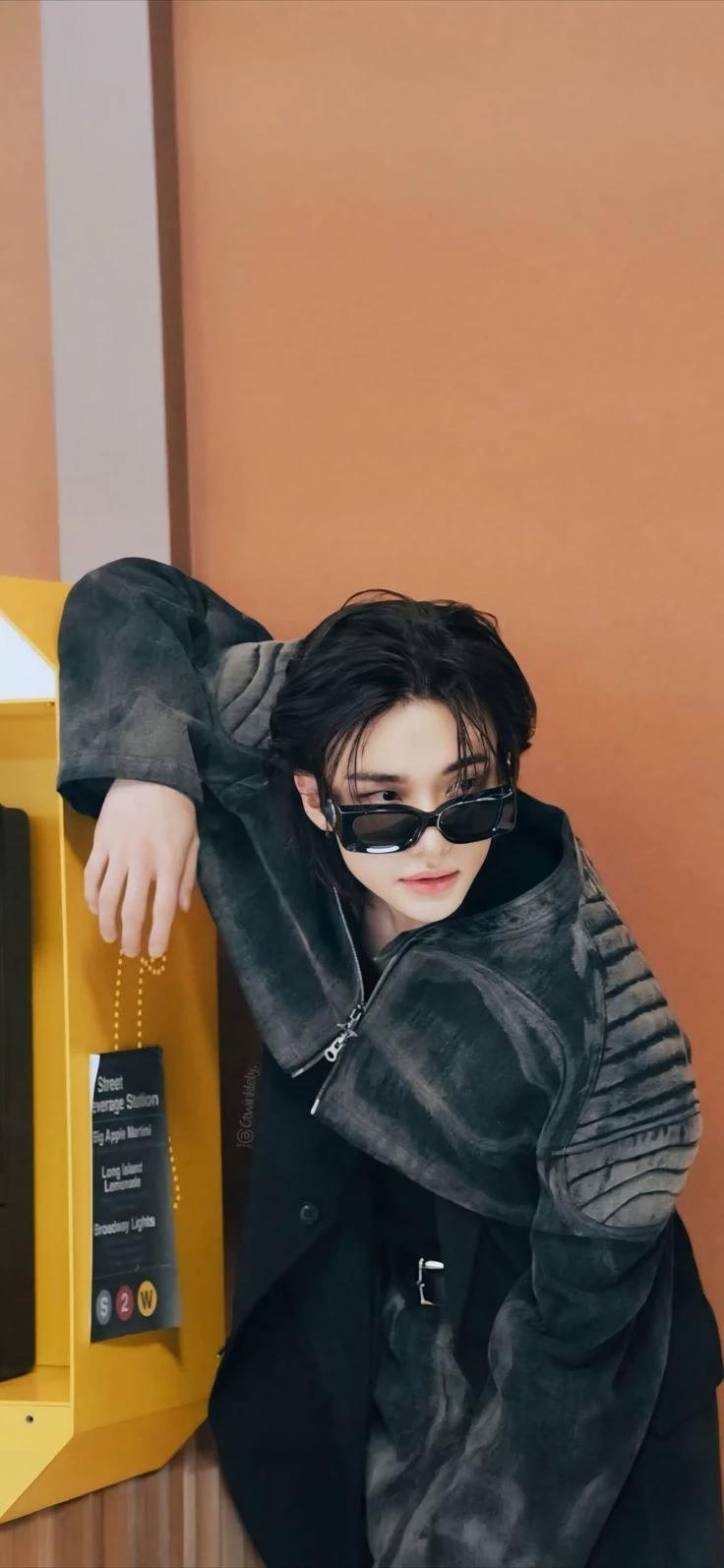 Hwang Hyunjin thumbnail