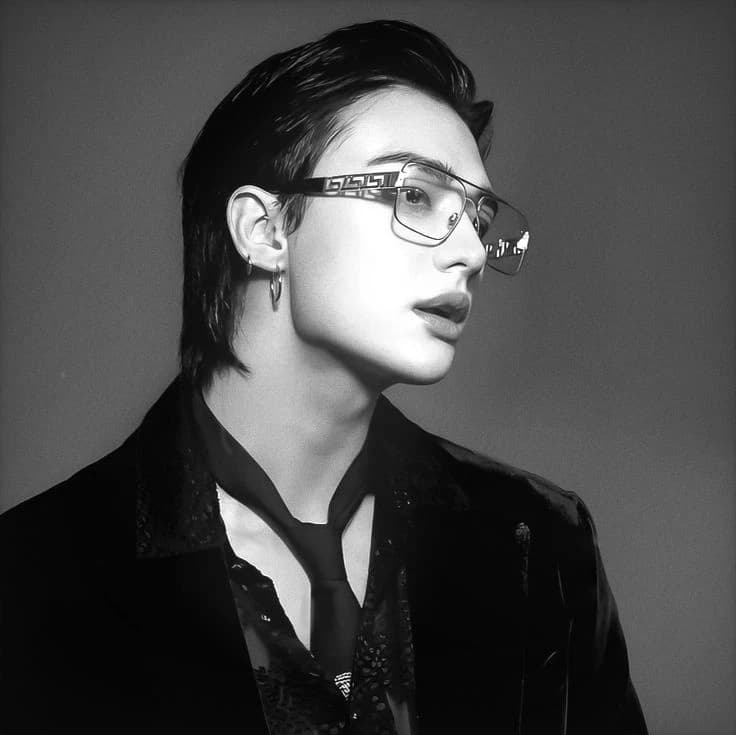 Hyunjin thumbnail