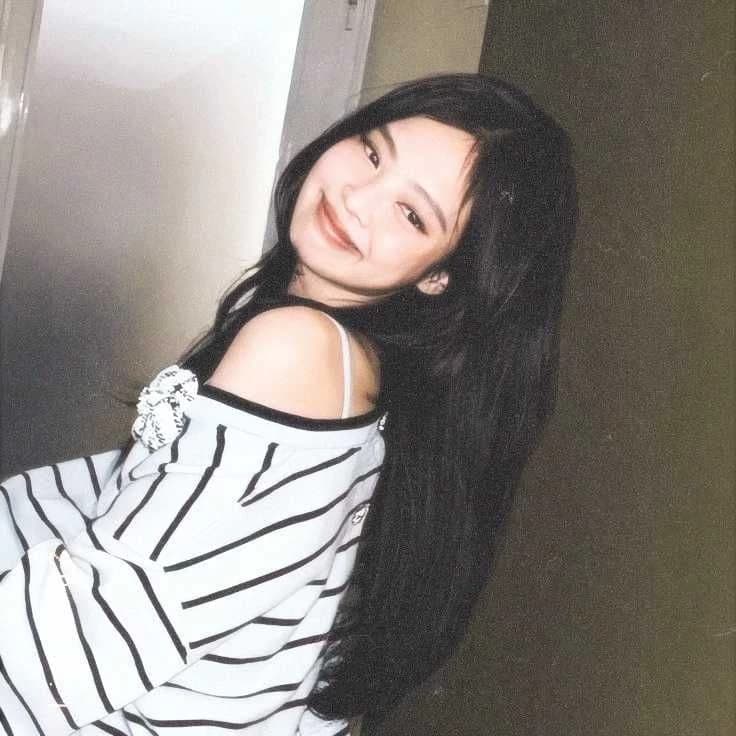 Jennie thumbnail