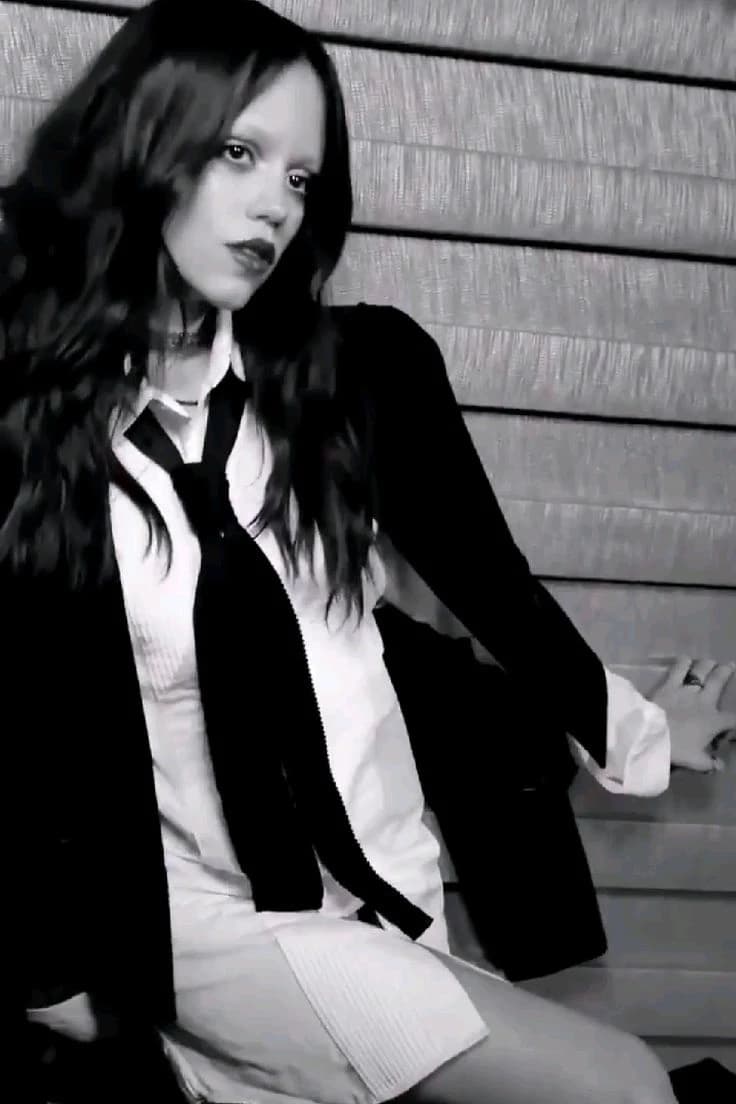Jenna ortega thumbnail