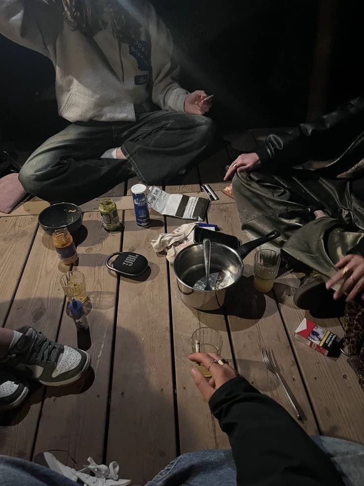 Group of friends thumbnail