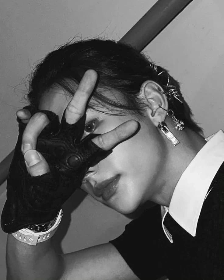 Hwang hyunjin: thumbnail