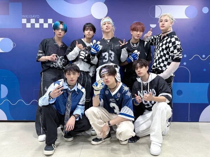 Lee know,gangchan, jangin, jengin, flexix, yyunjin (permaneece o mesmo) thumbnail