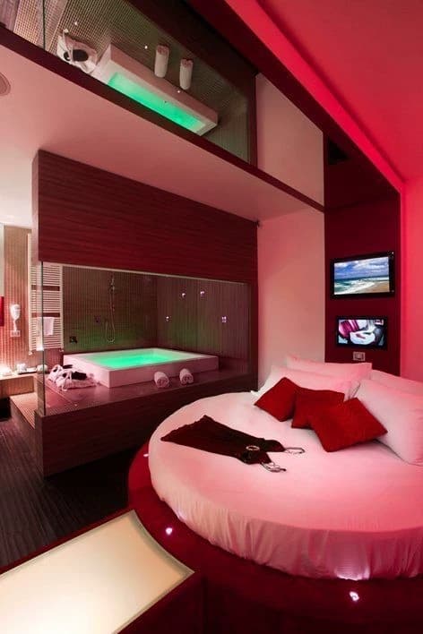 Justice League x Love Hotel thumbnail