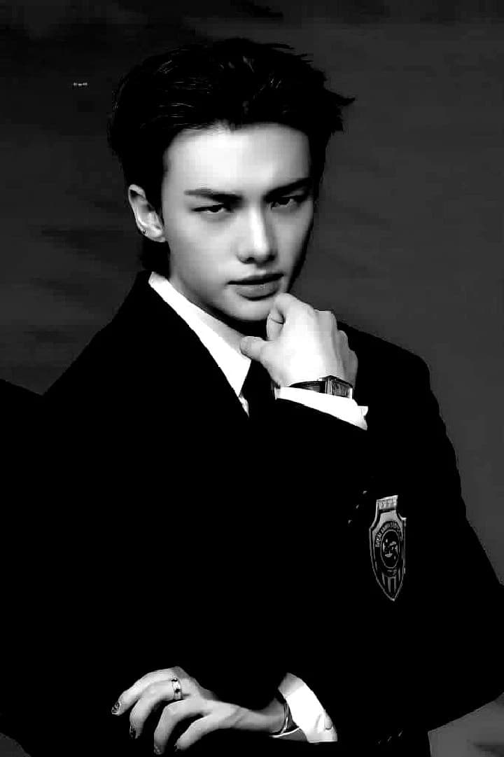 Hwang Hyunjin thumbnail