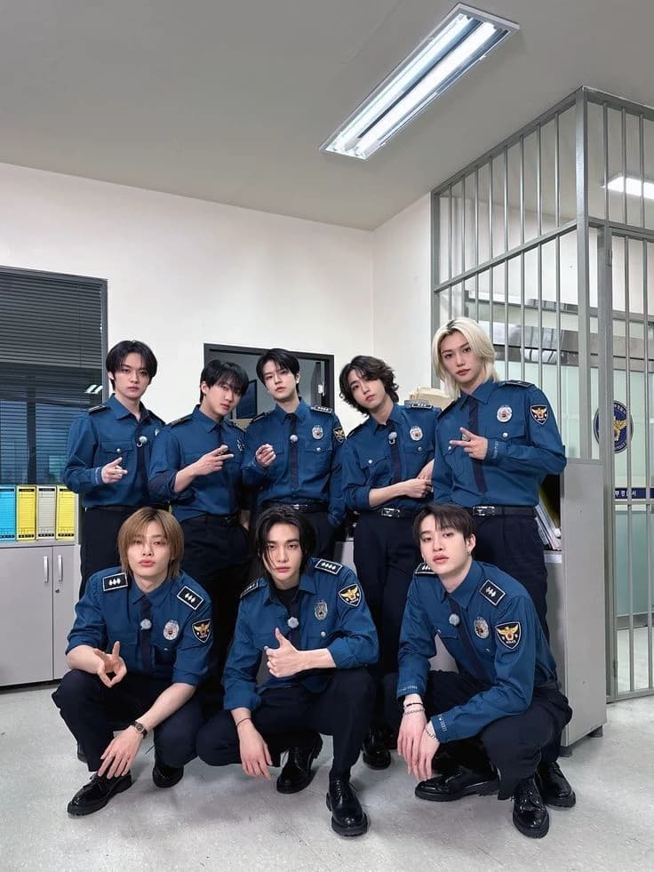 Stray kids thumbnail