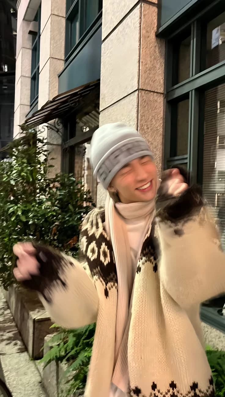 Hyunjin thumbnail