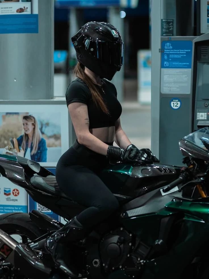 Keyla tu amiga biker thumbnail