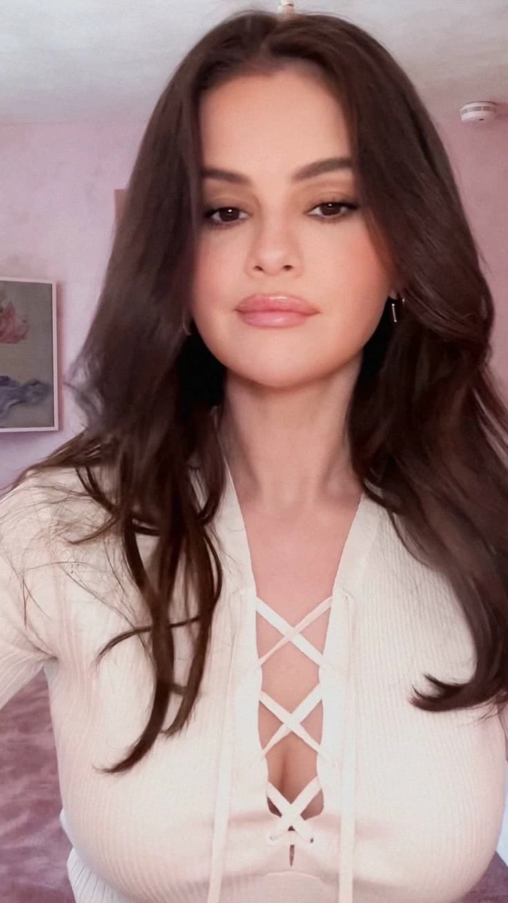 Selena thumbnail