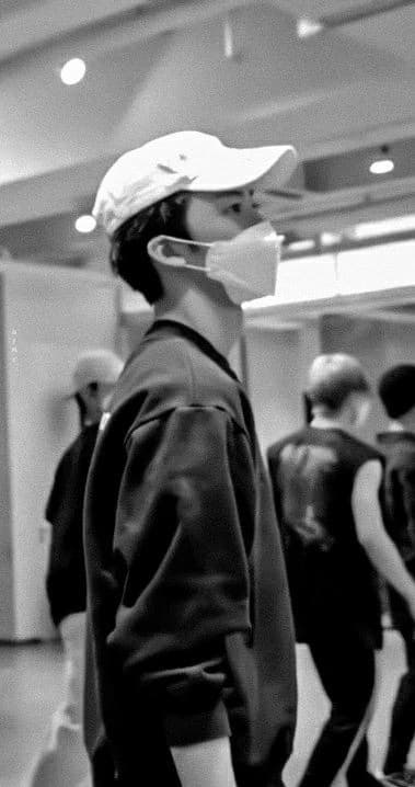 Jaemin- street person thumbnail