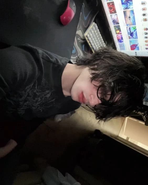 Online friend(hot guy from Instagram) thumbnail