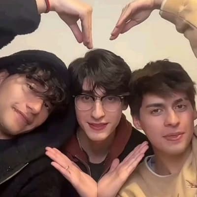 Fabi, J y Seba (BL) thumbnail