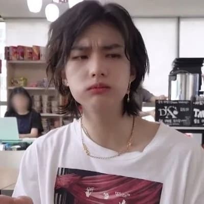 Hwang Hyunjin- papi thumbnail