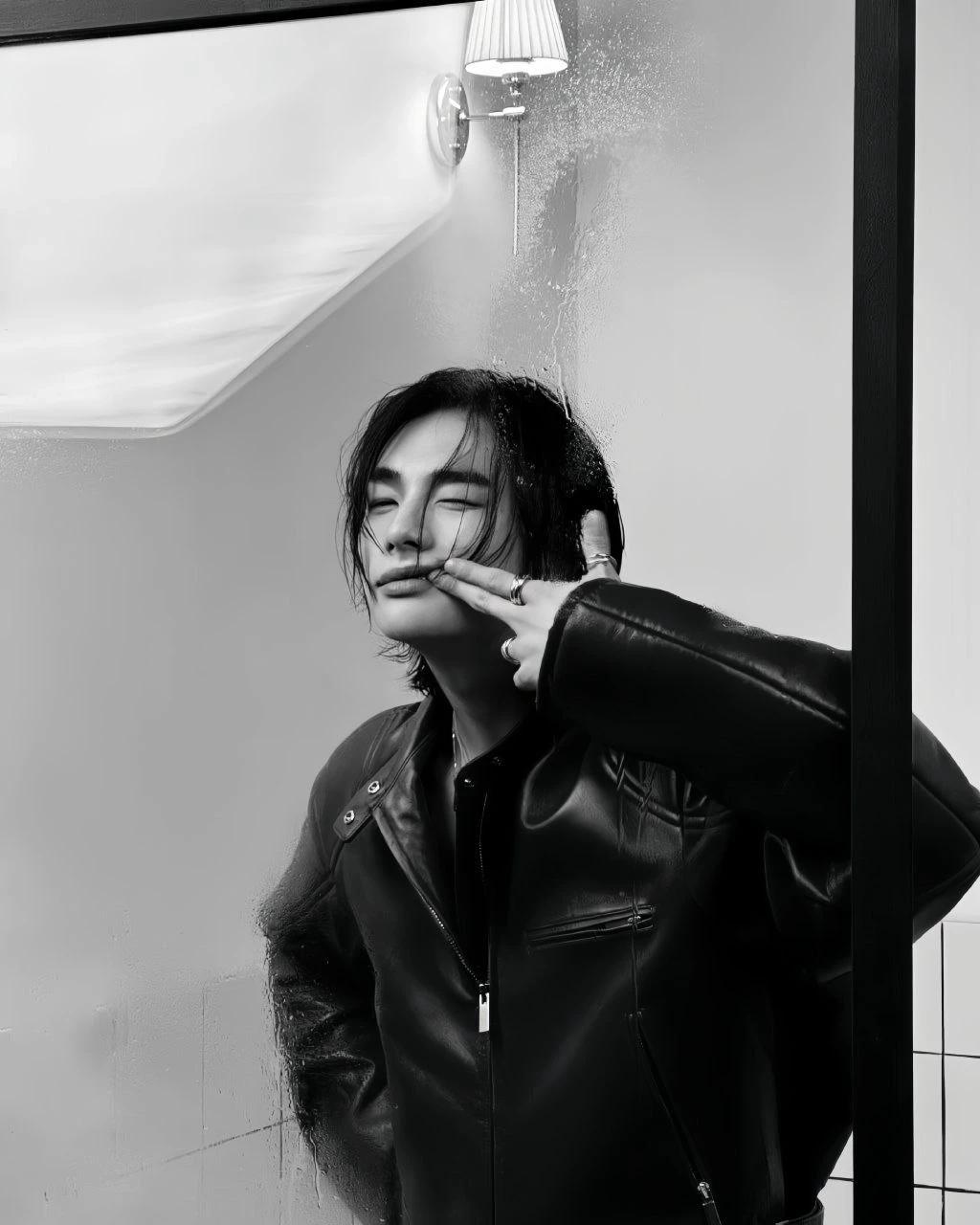 Hwang Hyunjin thumbnail