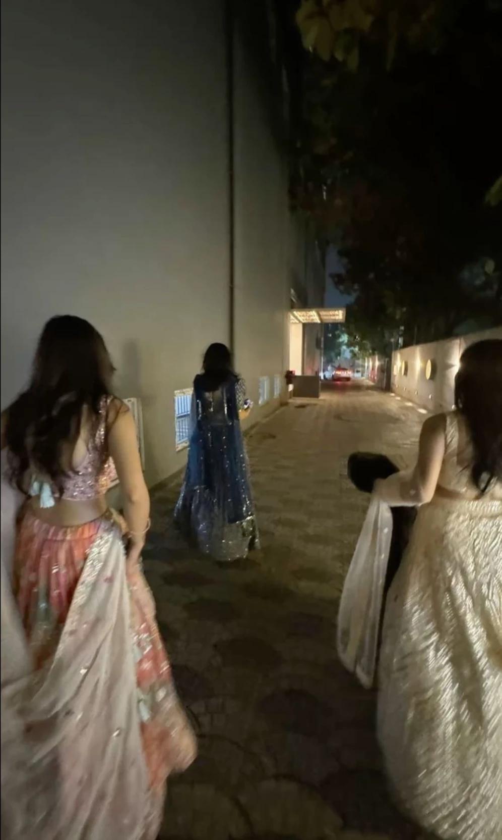 Indian girls and European boys thumbnail