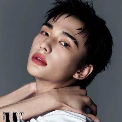 Hwang Hyunjin thumbnail