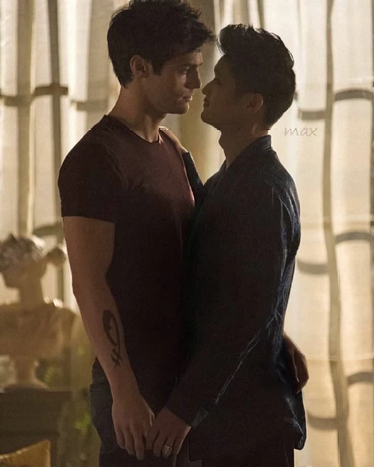 Malec (Alec lightwood x magnus bane) thumbnail