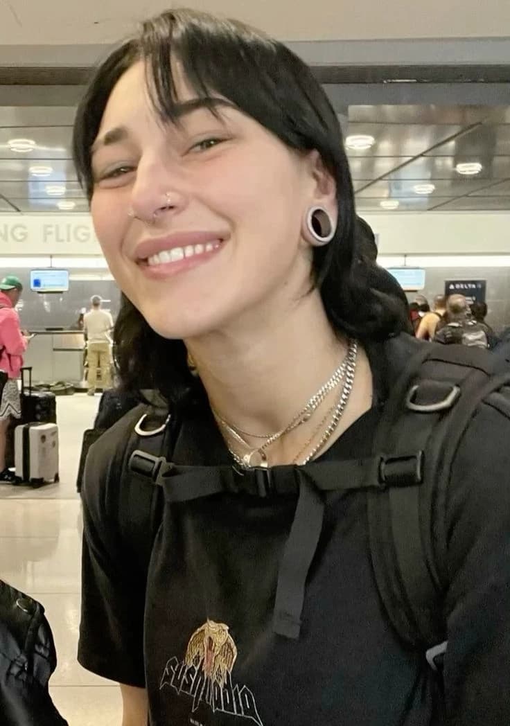𝐷emi Bennett (𝐺𝑙) thumbnail