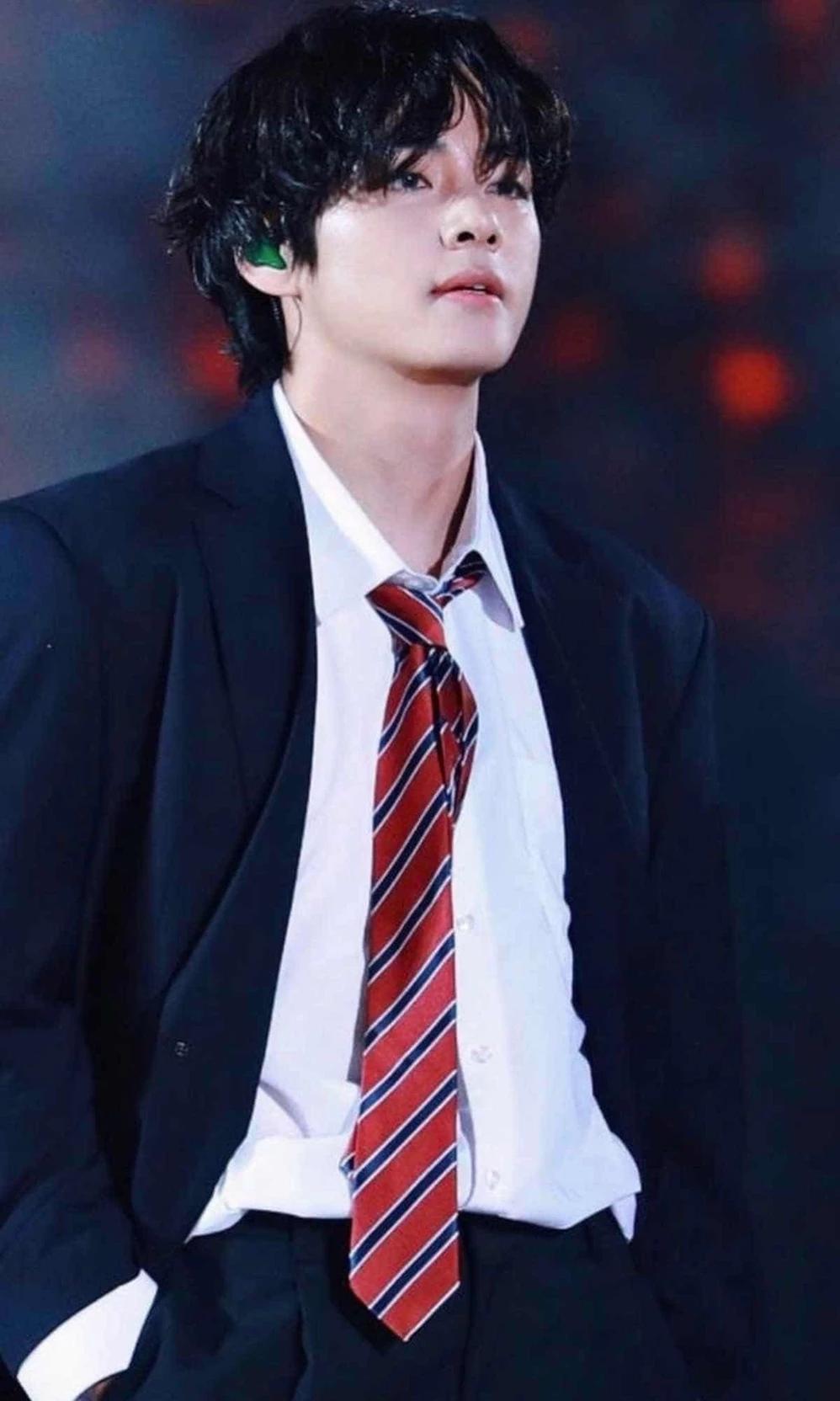 Kim taehyung thumbnail