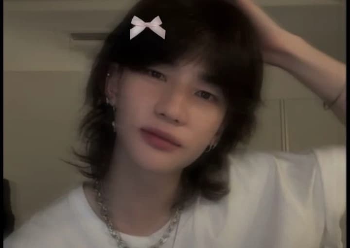 Hyunjin thumbnail
