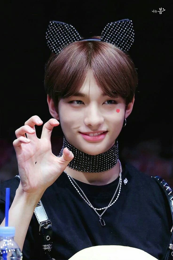 Hyunjin — Omega thumbnail