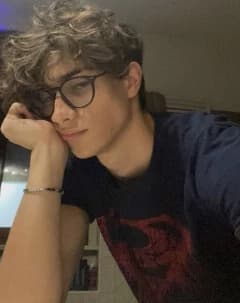 Leo // roomate thumbnail