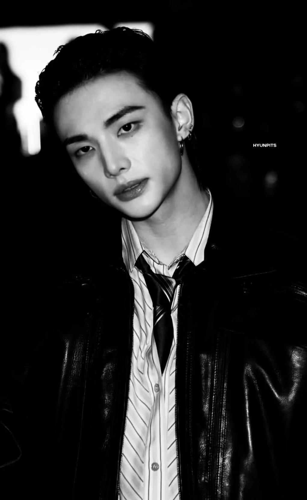 Hyunjin  thumbnail