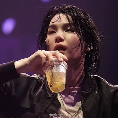 Min Yoongi (Suga) thumbnail