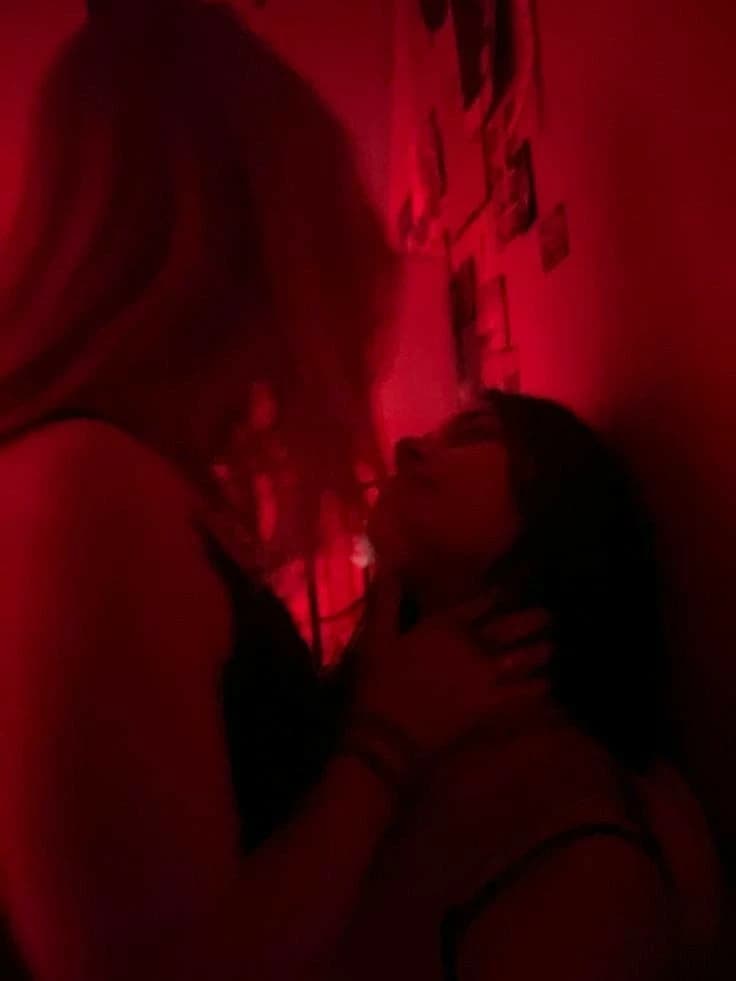 Her two lesbian stepmoms thumbnail