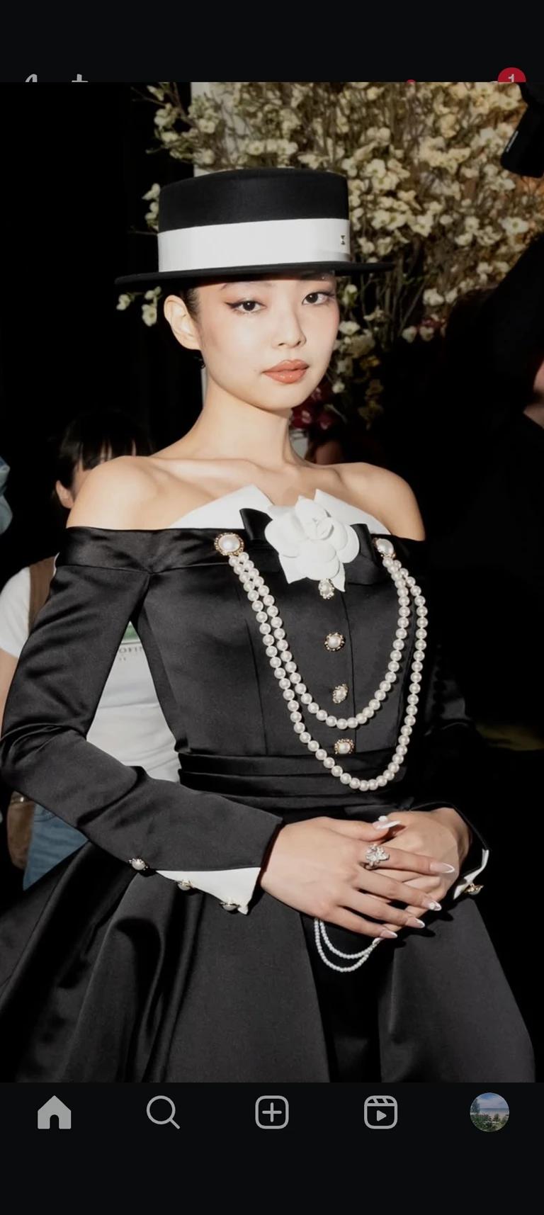 JENNIE  thumbnail