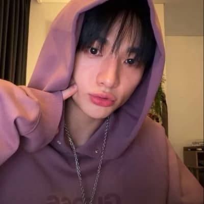 Hwang Hyunjin thumbnail