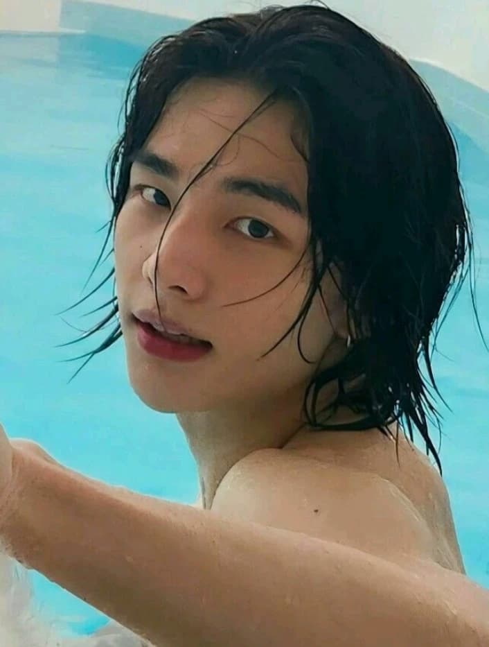 Hwang hyunjin thumbnail