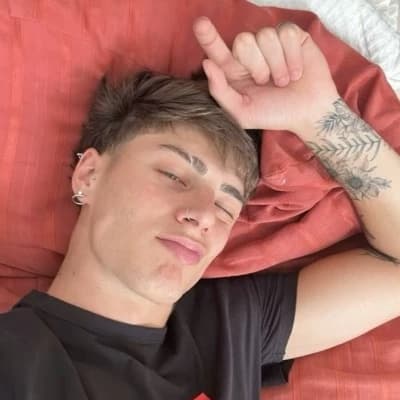 follow thumbnail