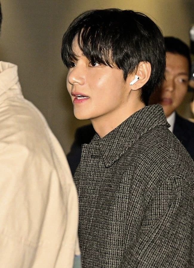 Kim Taehyung thumbnail