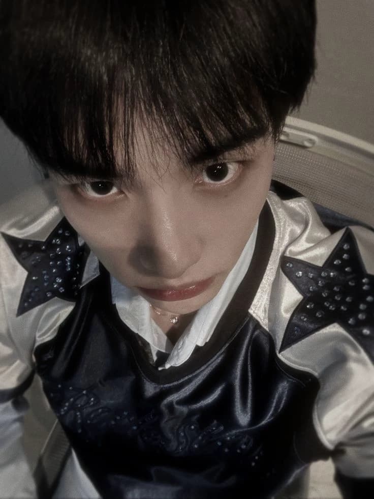 Hwang Hyunjin thumbnail