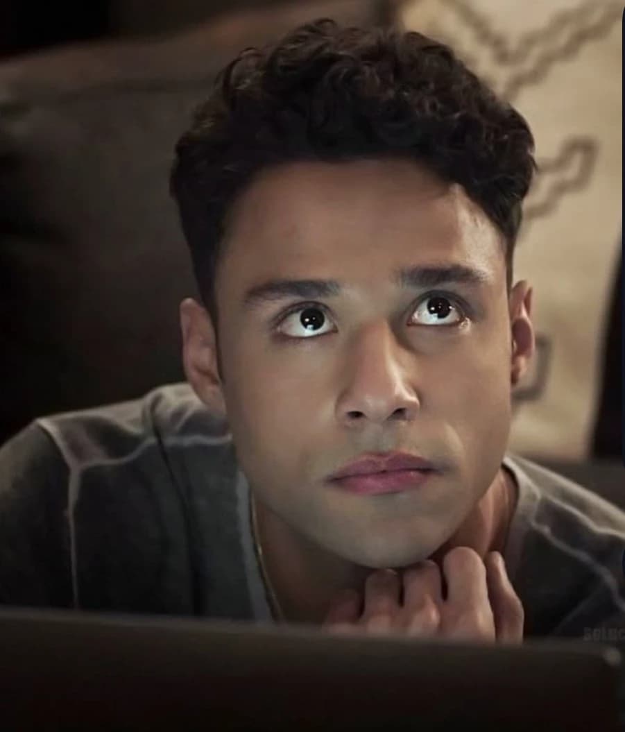 Carlos Reyes and his naughty Esposito ~ thumbnail