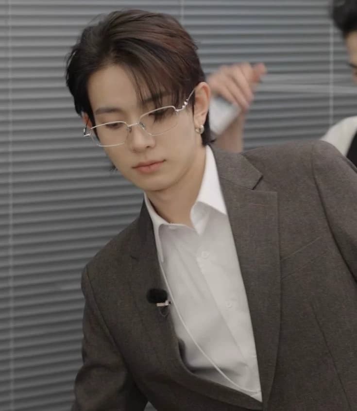 Heeseung thumbnail