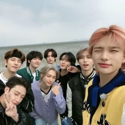 Stray kids thumbnail