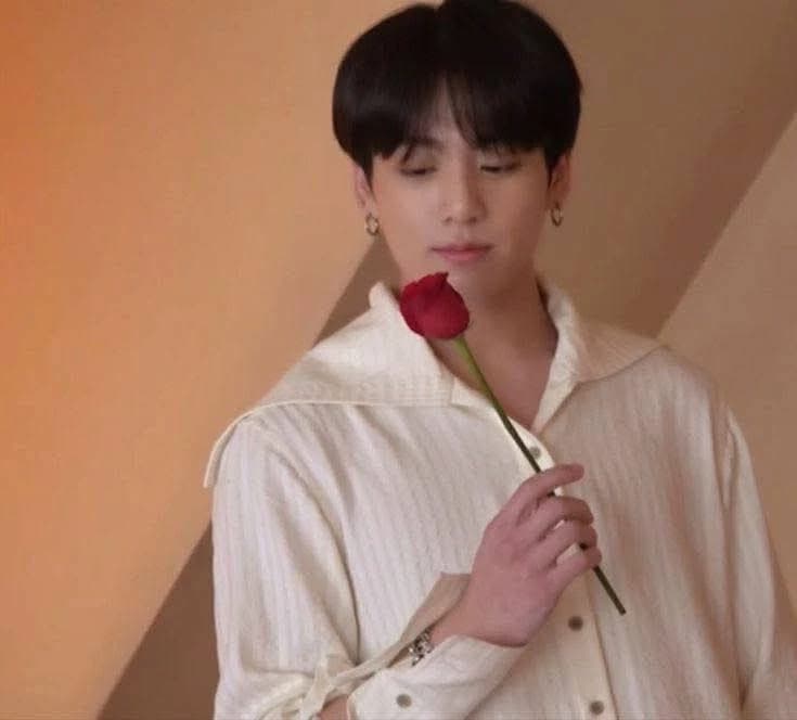 Jungkook"omega"kissing friends" ♡♡ thumbnail