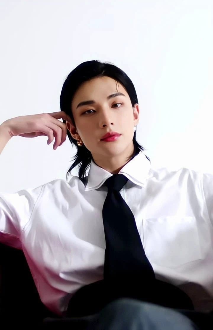 Hwang Hyunjin thumbnail