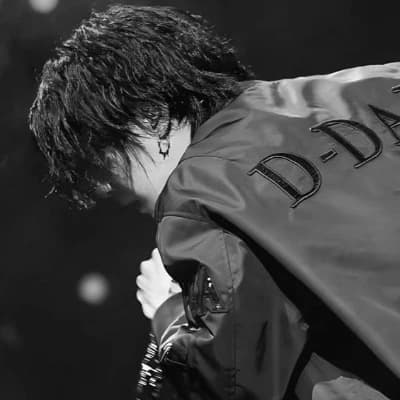 Min Yoongi (Suga) thumbnail