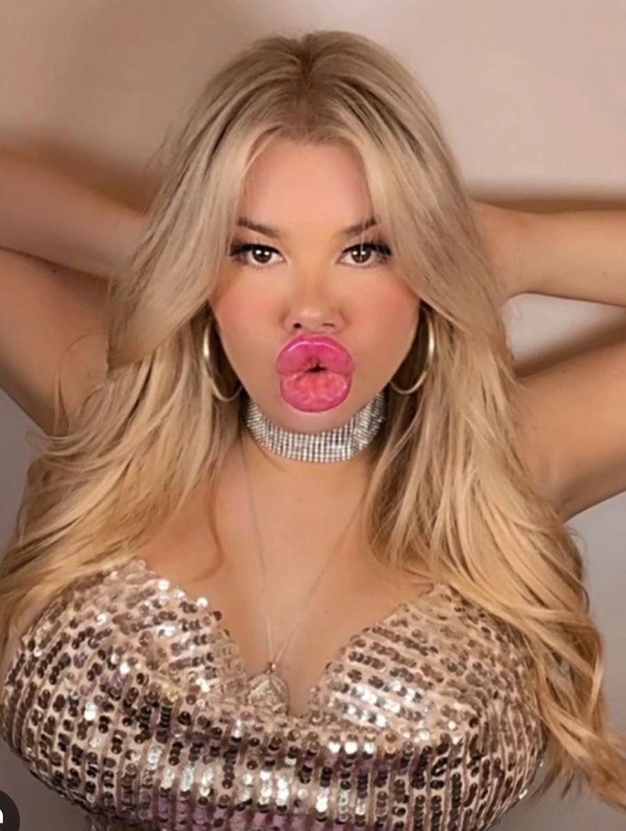 Blonde bimbo  thumbnail