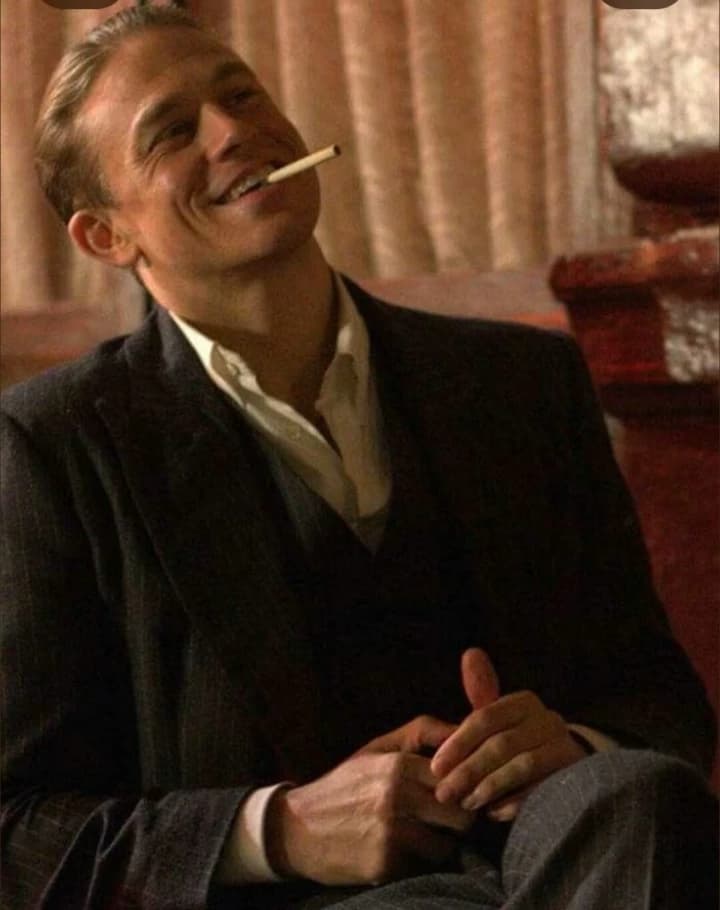 Charli Hunnam 🎬💋 thumbnail