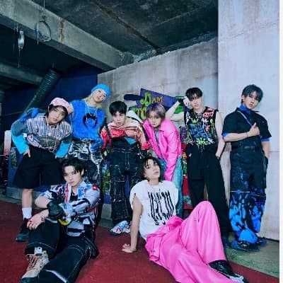 STRAY KIDS thumbnail