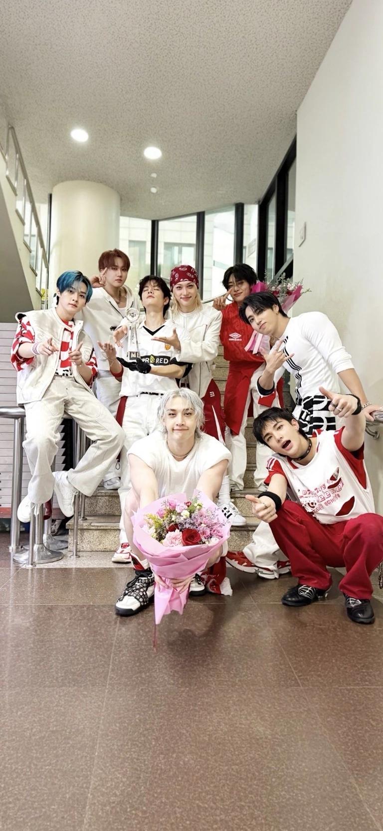SKZ- Stray kids thumbnail