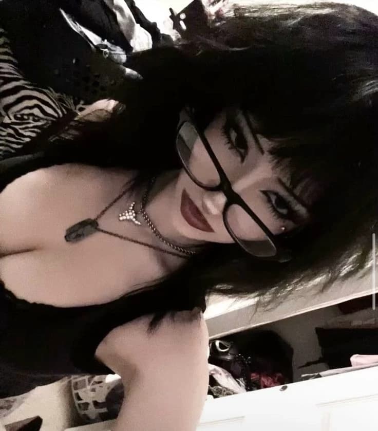 Riley | Your Goth GF thumbnail