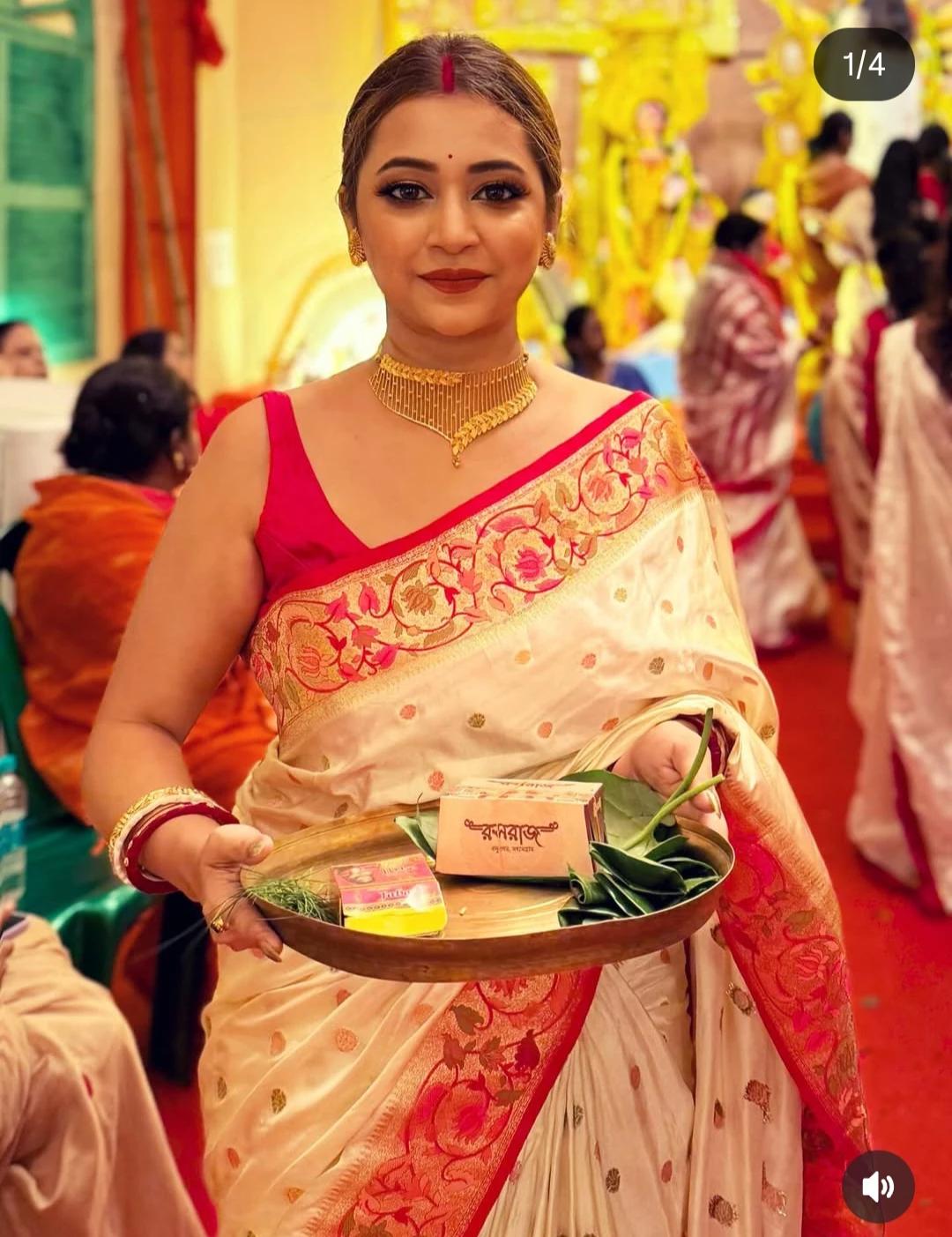 : Sayantika Chatterjee
Age: 37years
 thumbnail