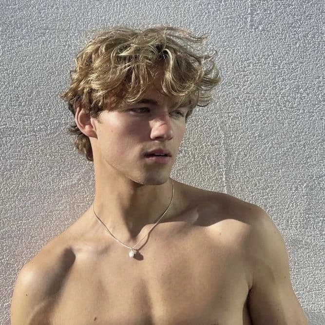 Alexander Jones thumbnail