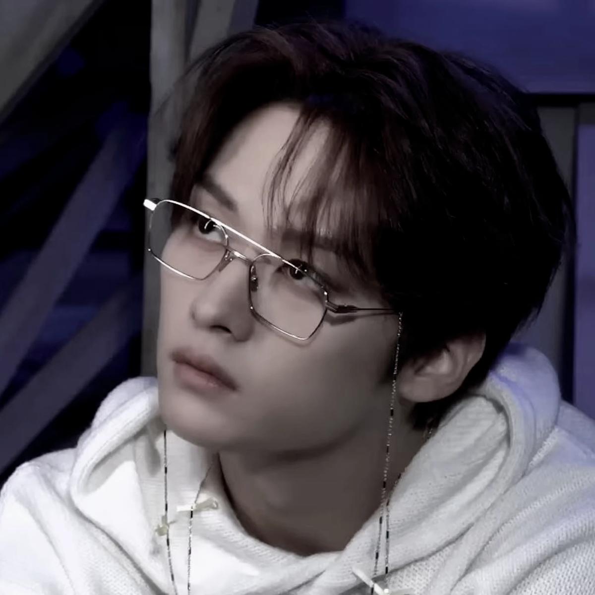 Lee know(toxic bf) thumbnail