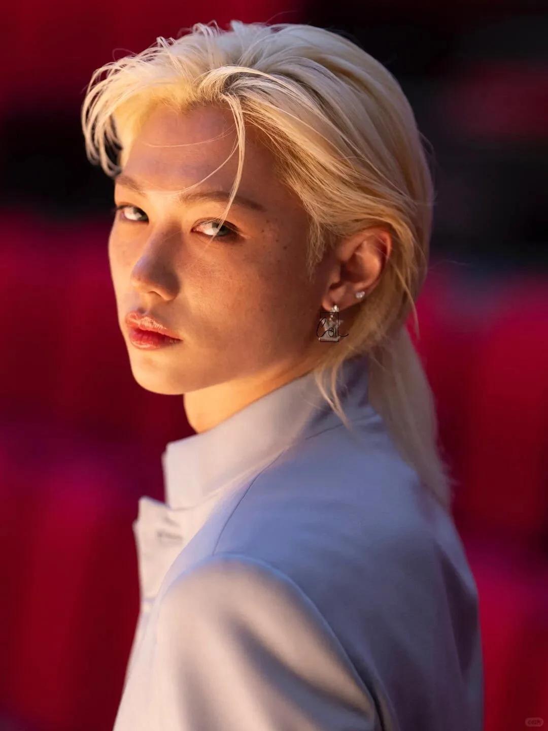 Lee Felix Yongbok thumbnail